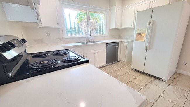 Building Photo - 2 bed/ 2 bath in El Cajon