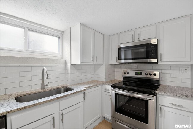 Foto del edificio - 4325 S Cherokee St