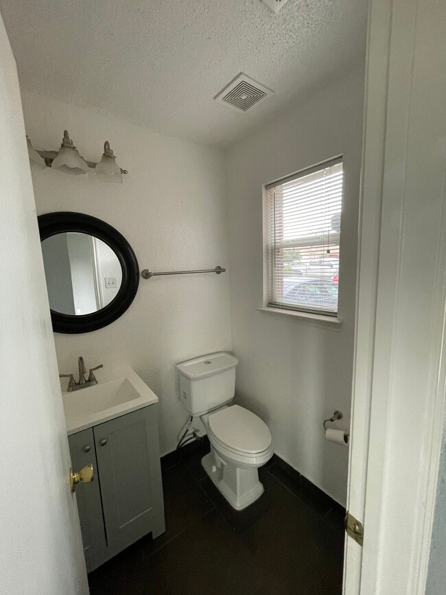 Building Photo - 2403 Silverado Trail