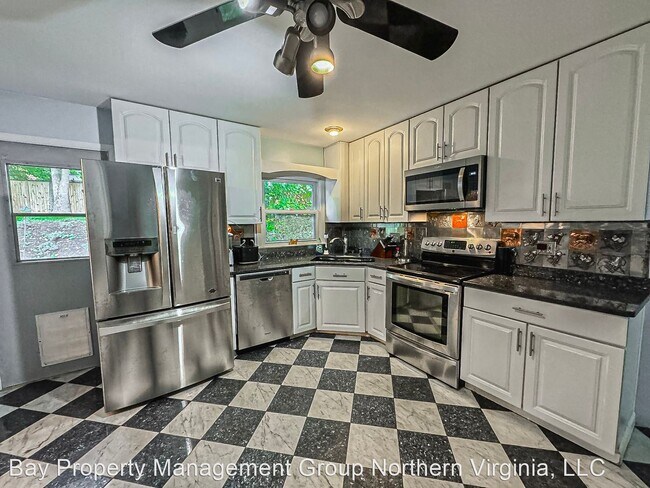 Building Photo - 4 br, 3 bath House - 9089 Andromeda Dr