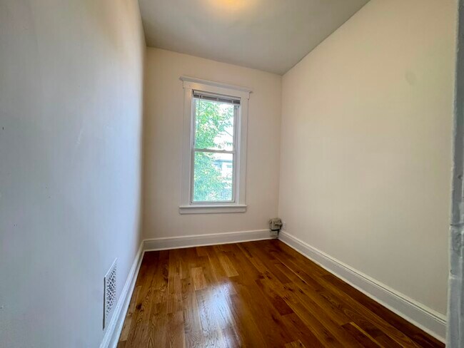 Building Photo - 211 Myrtle Ave