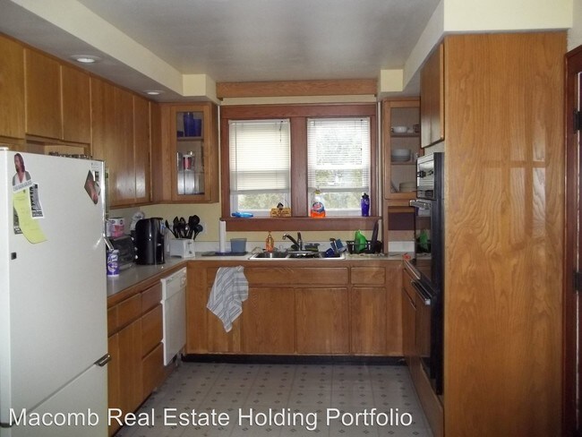 Building Photo - 4 br, 2 bath House - 811 W Adams St