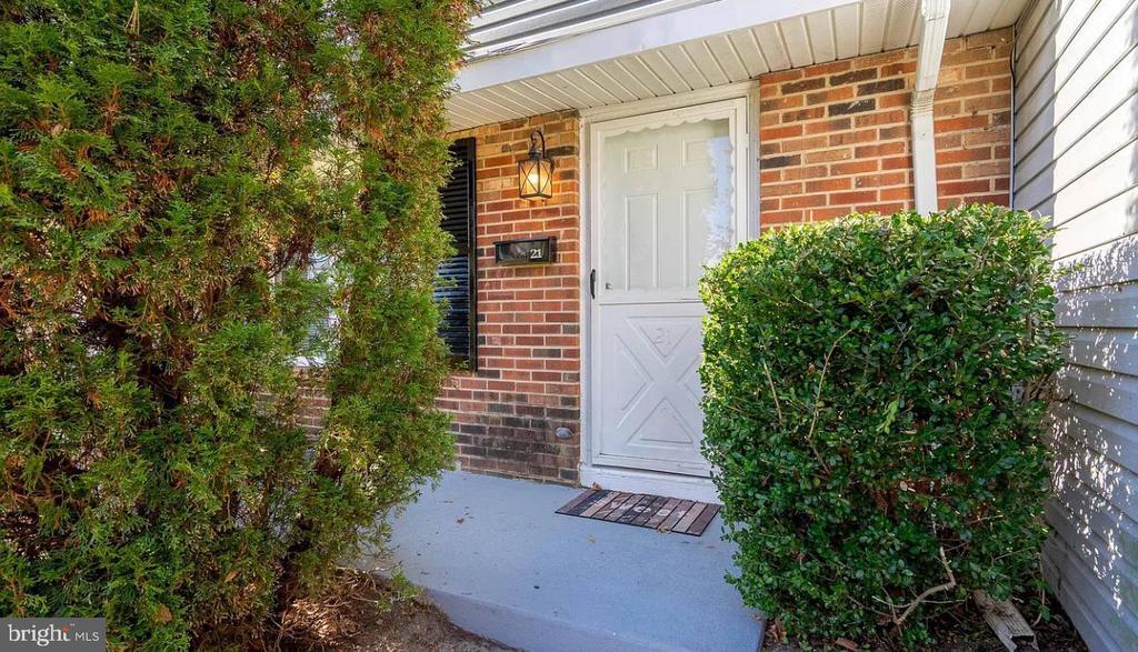 Primary Photo - 21 Milstone Ct