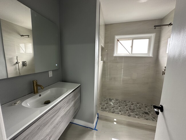 Bathroom - 11921 Waverly Dr