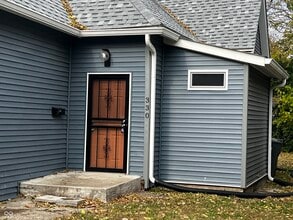 Building Photo - 330 W 40th St