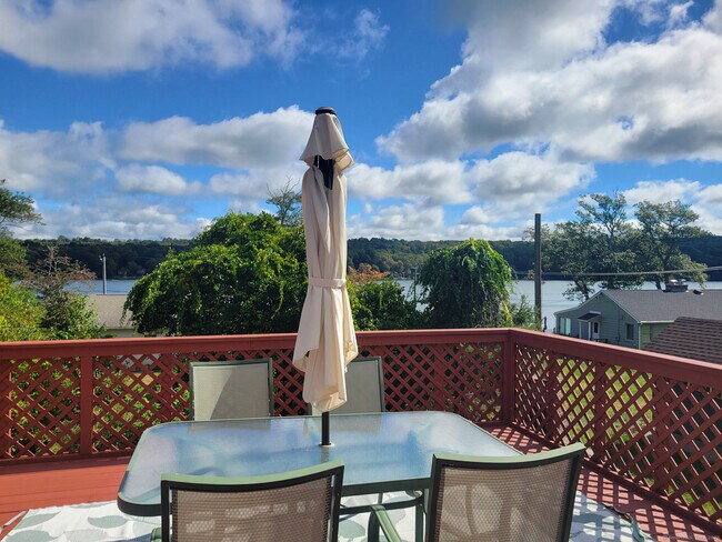 Foto del edificio - 114 Wildwood Rd