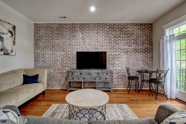 Building Photo - 715 N 4th St