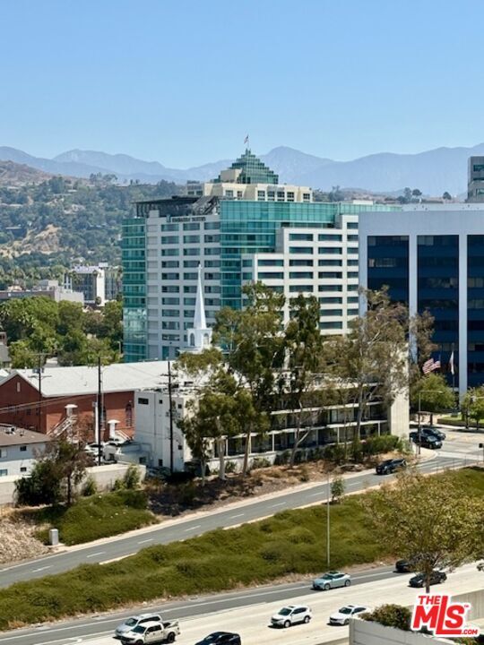 Foto del edificio - 343 Pioneer Dr
