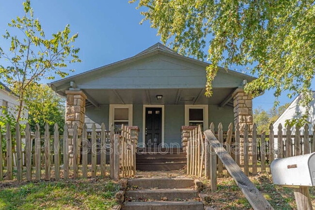 Building Photo - 108 Cliff Dr