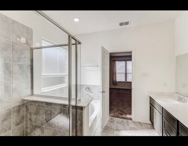 Building Photo - 321 Wild Onion Ln