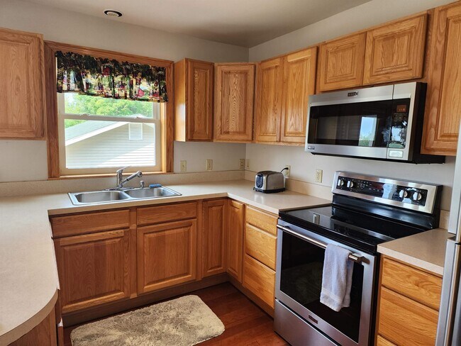 Foto del edificio - 43 Comeau Rd