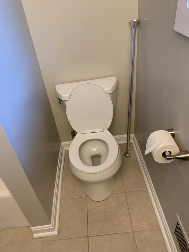 Photo - 10031 Renfrew Rd House