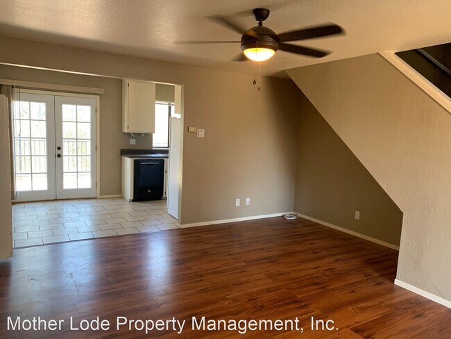 Building Photo - 2 br, 1.5 bath House - 3601 Signal Hill Trail