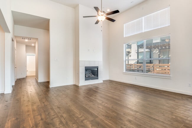 Building Photo - 1625 Dewberry Ln