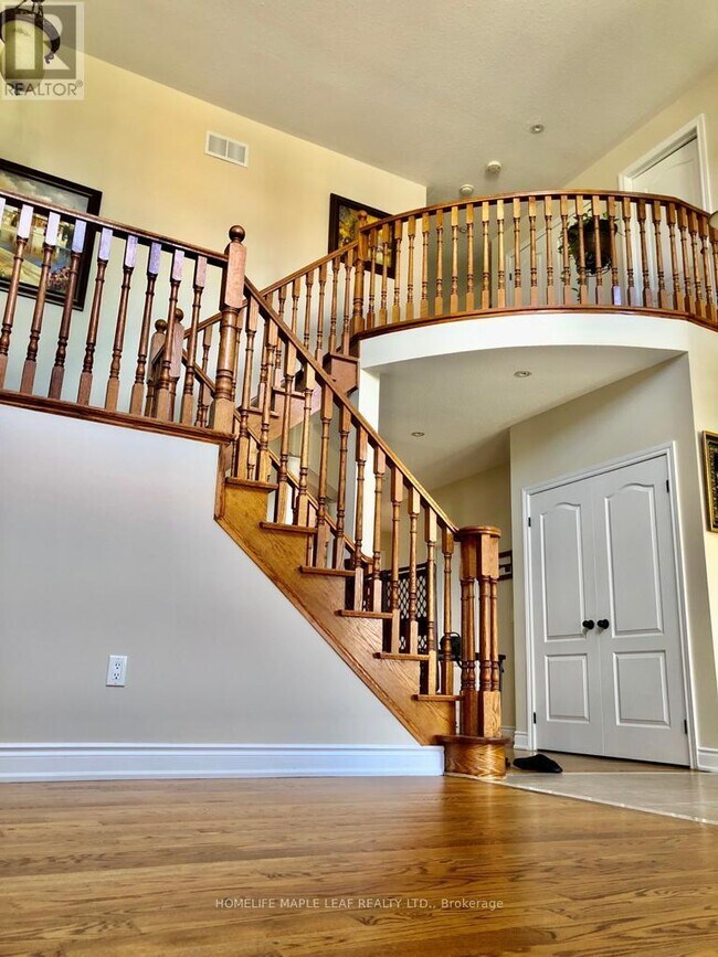 Photo du bâtiment - 93 Latania Blvd