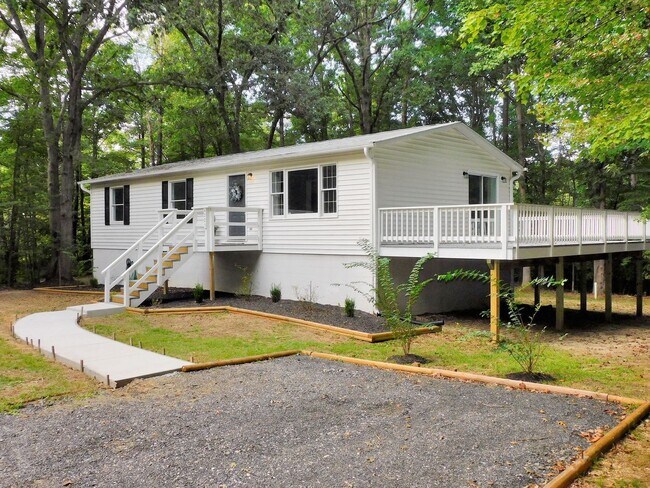 Foto del edificio - 4225 Robinson Rd