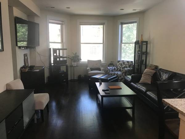 Primary Photo - 2247 W Thomas St