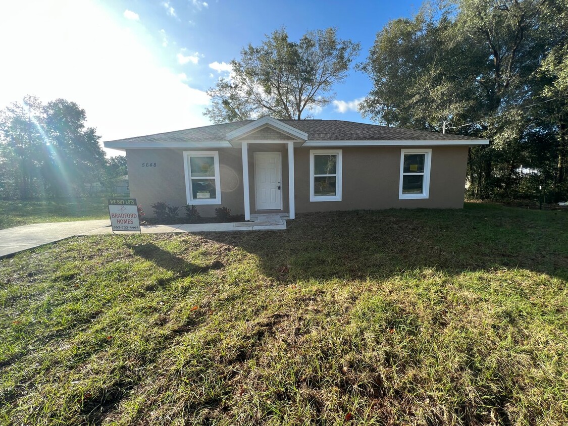 Primary Photo - Lovely 3 Bedroom, 2 Bathroom Home in Ocala!!!