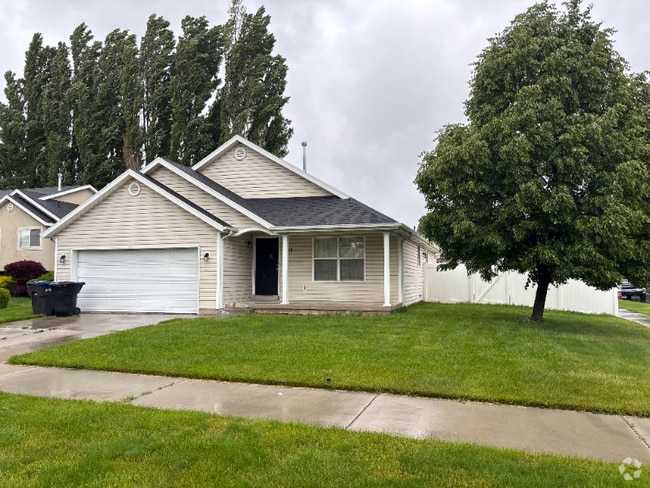 Building Photo - 457 S 1810 W