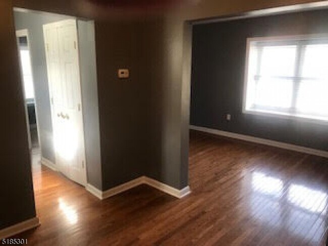 Building Photo - 212 High St