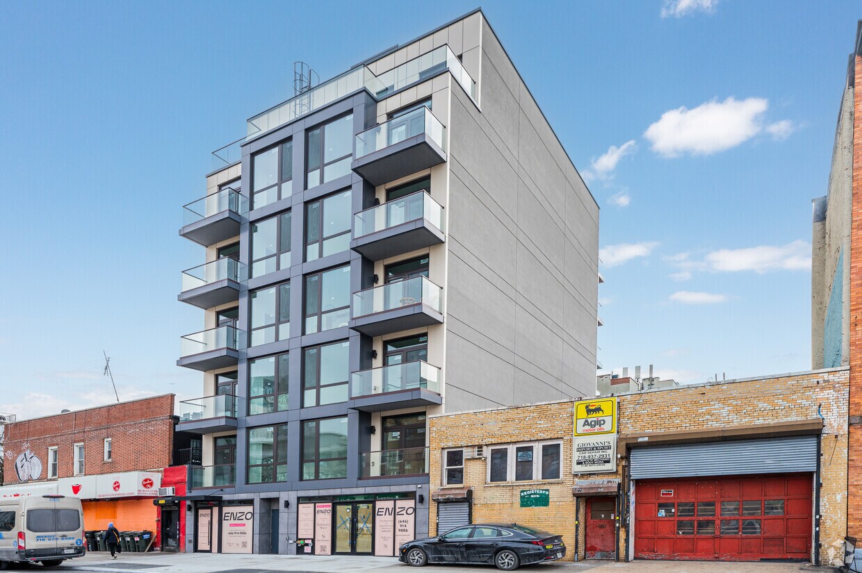 Building Photo - 1152 44th Dr