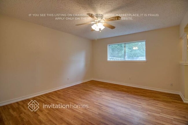 Building Photo - 15911 Timber Valley Dr
