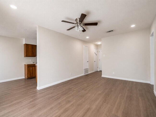 Foto del edificio - 412 Craddock Ave