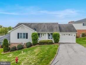 Building Photo - 73 Garden Dr