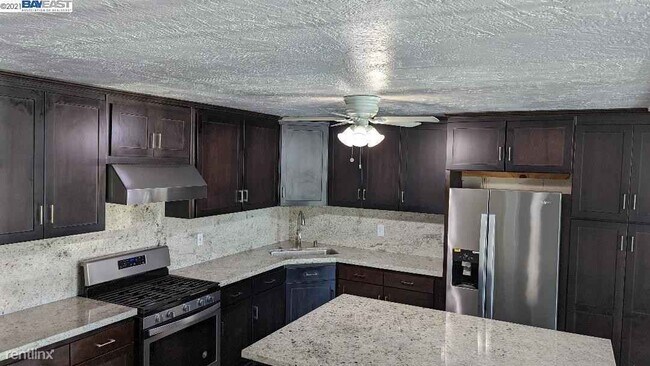 Foto del edificio - 3 br, 2 bath House - 21807 Meekland Ave