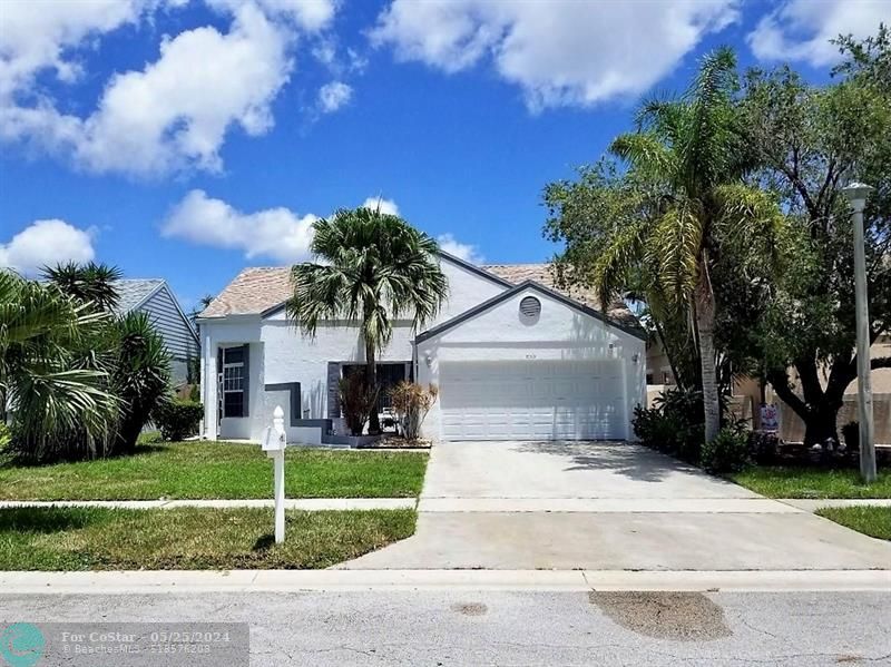 Foto principal - 8515 Dynasty Dr