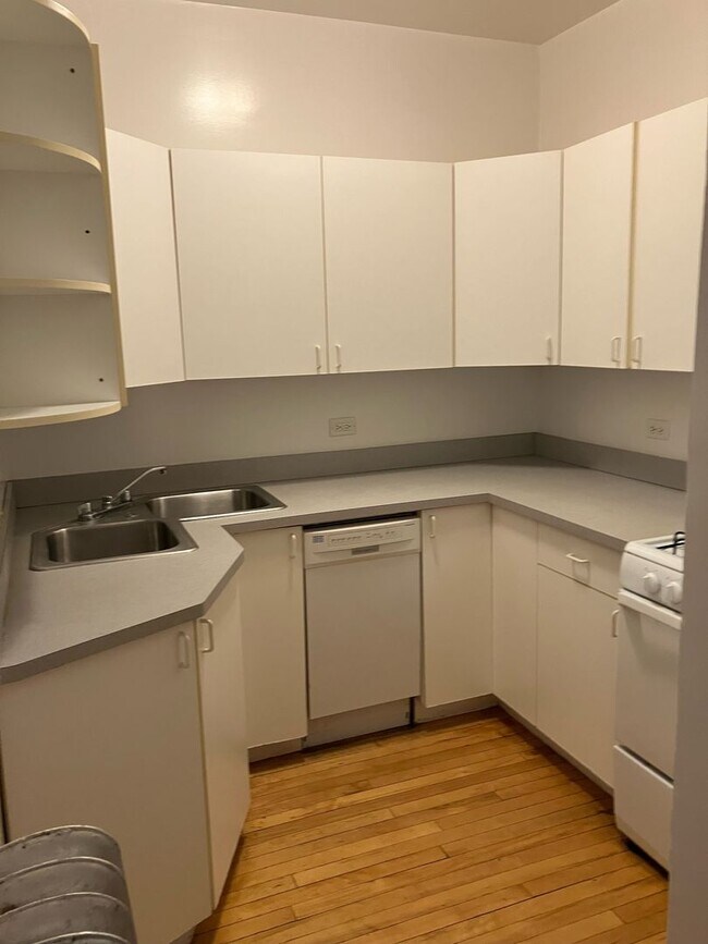 Foto del edificio - 4408 N Rockwell St