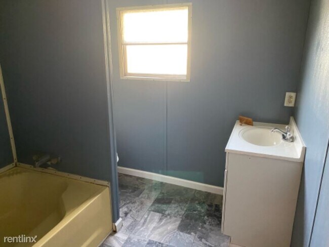 Building Photo - 2 br, 2 bath House - 637 Banner Elk Road