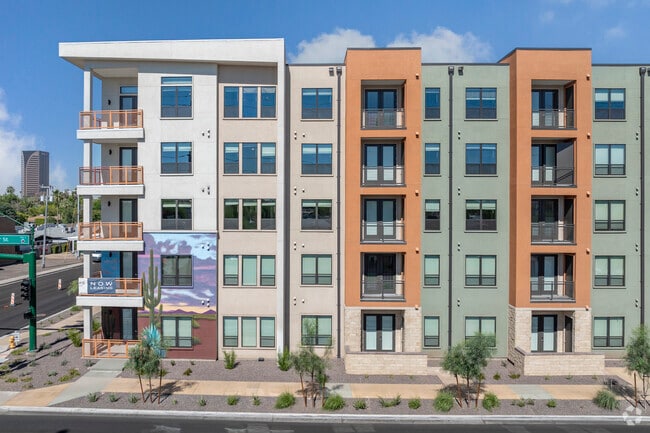 Building Photo - Seven Oaks