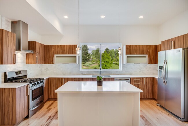 Foto del edificio - 2228 W Powers Ave