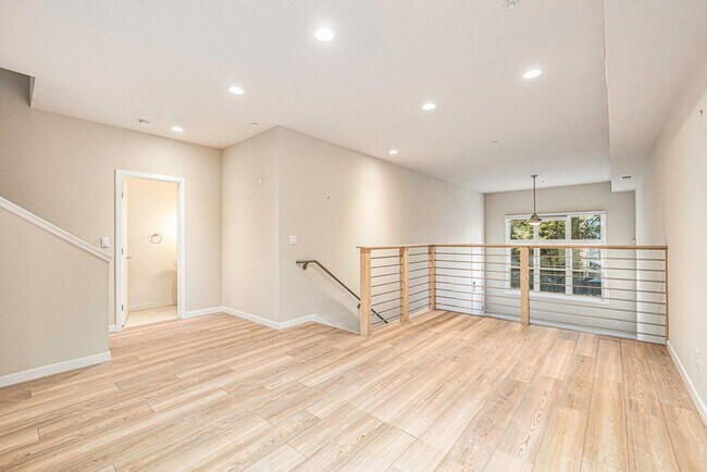 Building Photo - 307 Bowsman Ct