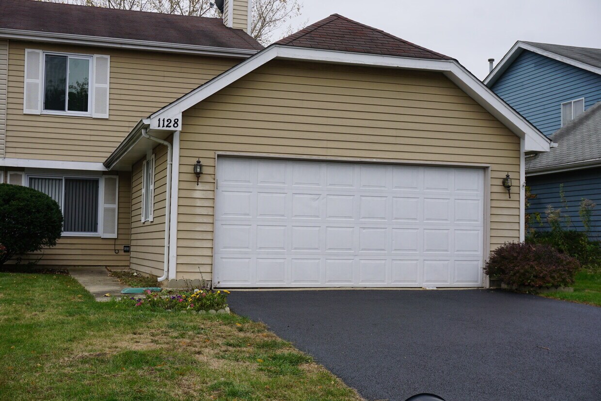 Primary Photo - 1128 Brunswick Ln