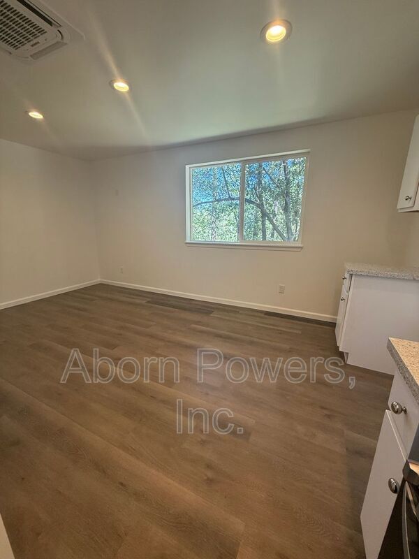 Building Photo - 3173 Ridge Ct