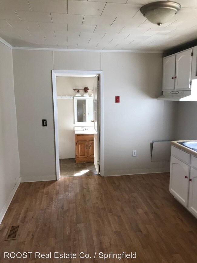 Building Photo - 2 br, 1 bath House - 2741 Delaware Avenue