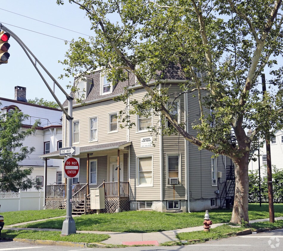 Primary Photo - 1163-1165 Mary St