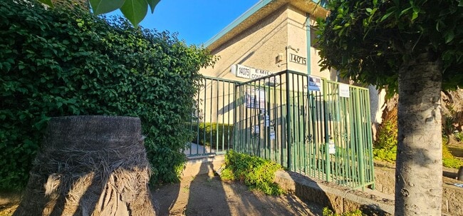 Foto del edificio - 14075 Foothill Blvd