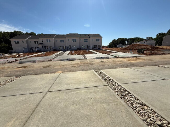 Foto del edificio - 3368 Hill Rd