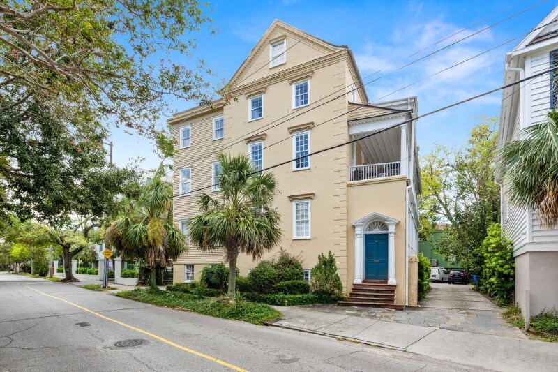 Primary Photo - 65 Vanderhorst St