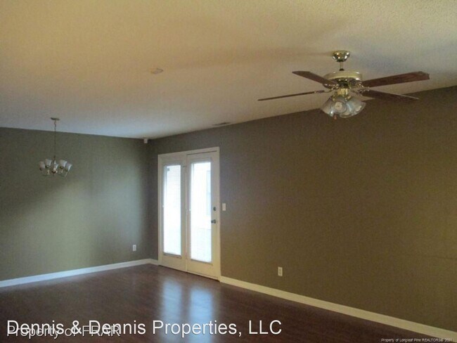 Foto del edificio - 3 br, 2 bath House - 5575 Robmont Drive