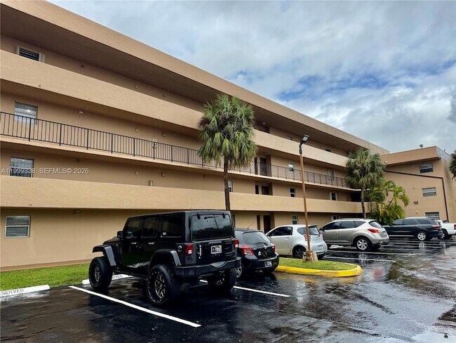 Foto del edificio - 706 NW 87th Ave