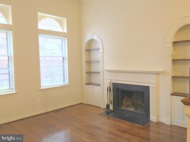 Building Photo - 2315 9th St S
