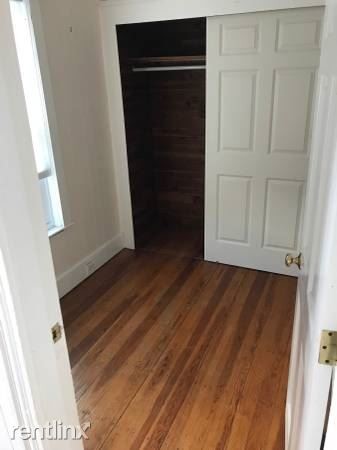 Building Photo - 3 br, 1 bath Apartment - 68 Alpine St # 2A