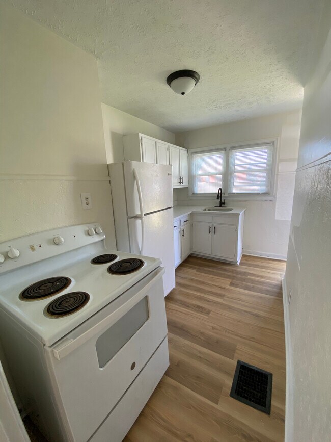 Foto del edificio - 3838 E Pleasant Run Parkway North Dr