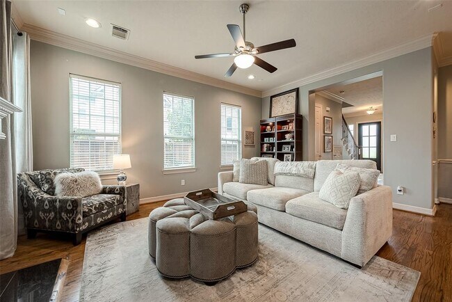Building Photo - 3202 Holly Shores Dr