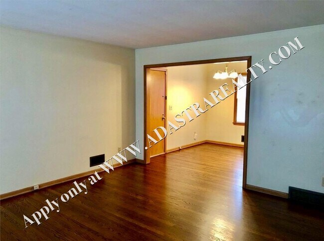 Foto del edificio - Adorable 3 Bed/1.5 Bath Home in Overland P...