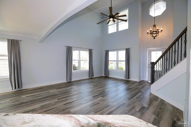 Building Photo - 4698 Isles Dr